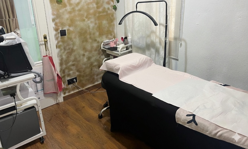 Image 5: Limpieza facial completa con microdermoabrasión, LED y radiofrecuencia