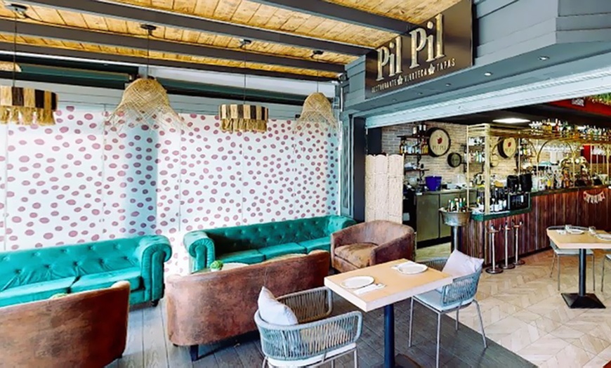 Image 8: Menú de parrillada criolla o hamburguesas para 2 o 4 y opción a vino