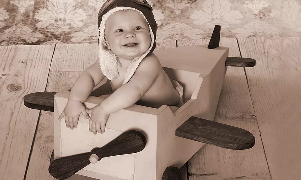 Watch-Me-Grow Cherubs Photoshoot Package With Prints at Morecambe Photographic - Primary Image