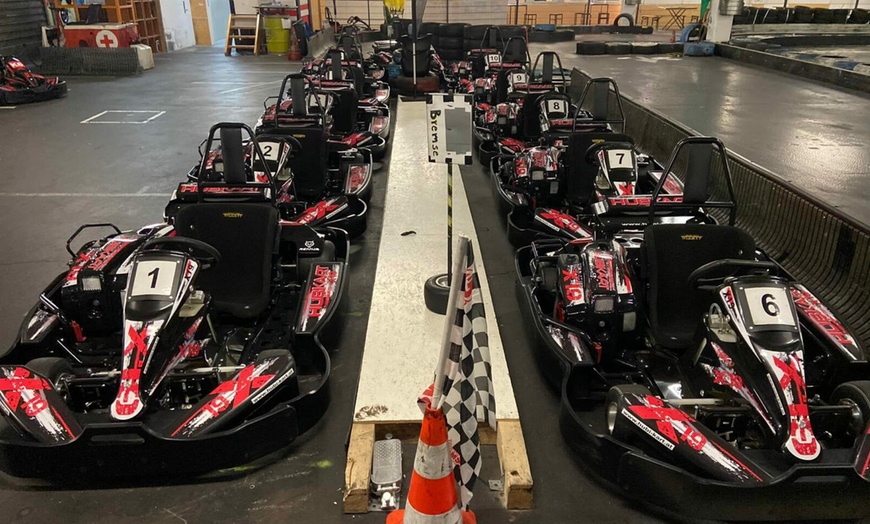 Image 3: Jetzt aufs Gas: 45 Min. Go-Kart Fahrspaß für 1 oder 2 Personen