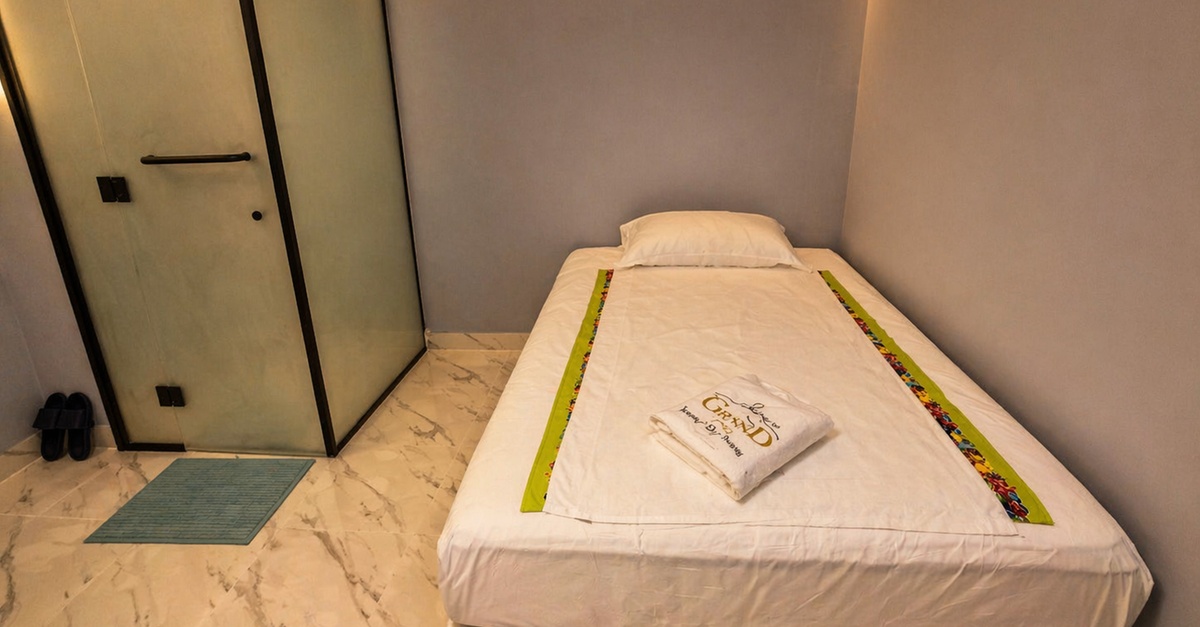 Gents Private Vip Room Spa Treatments With Shower Facility Gents Private Vip Room Spa Treatments With Shower Facility