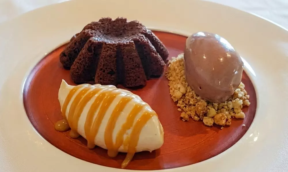 Escale culinaire française en 3 ou 4 services avec Les 4 Saisons