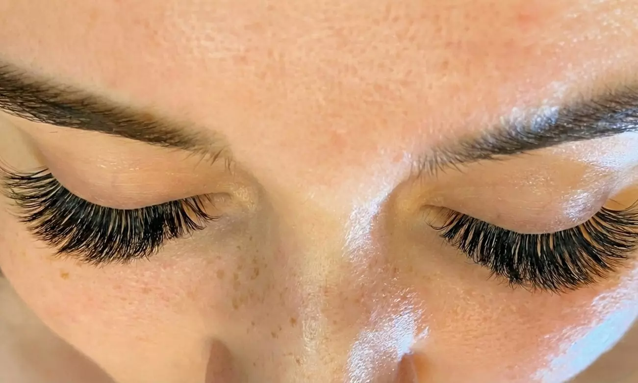 nhance Your Look with Classic, Hybrid, or Volume Lash Extensions at My Lash Girl - Up to 40% Off - Primary Image
