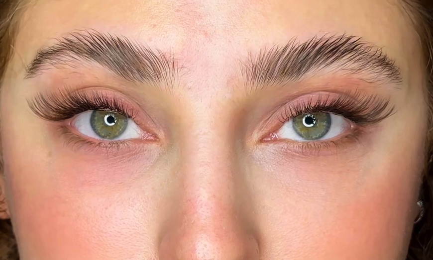 Image 5: Timeless Elegance with One Full Set of Classic Eyelash Extensions 