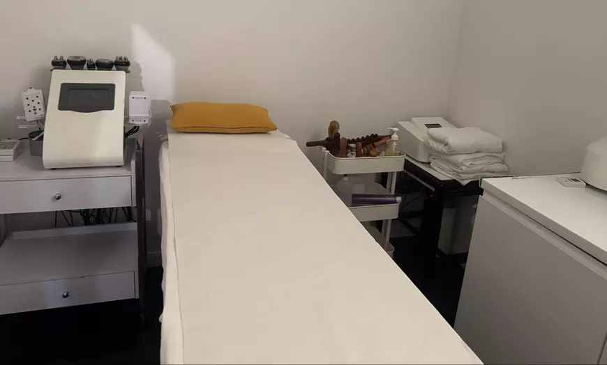 Image 3: Limpieza facial básica o profunda con opción a dermapen para 1 persona