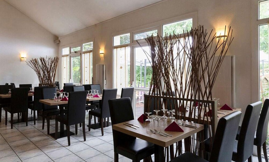 Image 3: Brunch ou dîner savoureux au restaurant du Village 49