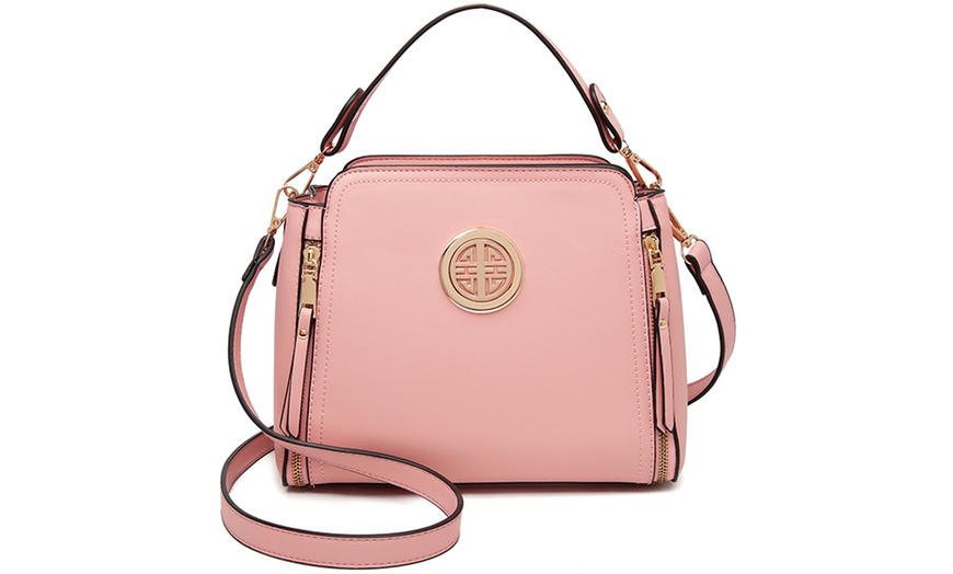 Image 20: Classic Women's Crossbody Bag