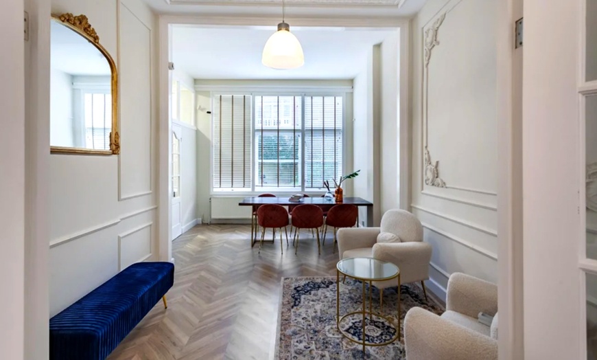 Image 2: Meet & Treat Deluxe: huidscan, behandeling en ontspannende massage