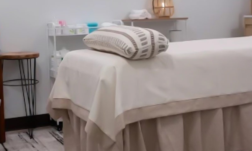 Image 5: Relax with Oriental or Signature Massage and Hot Stones