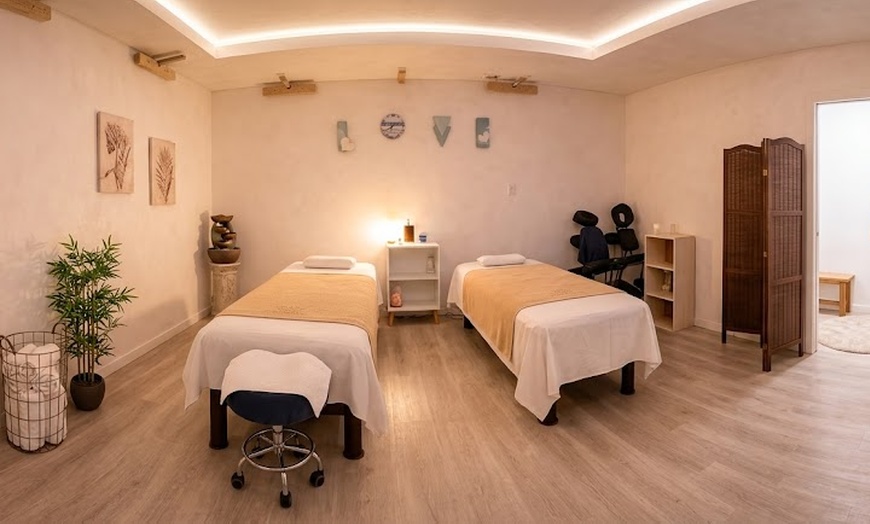 Image 4: Single Or Couple: 50-Min Massage w/ Add-Ons