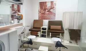 Perfekte Nägel: 40-80 Min. Mani- und / oder Pediküre inkl. Schellack für 1 Person (bis zu 39% sparen)
