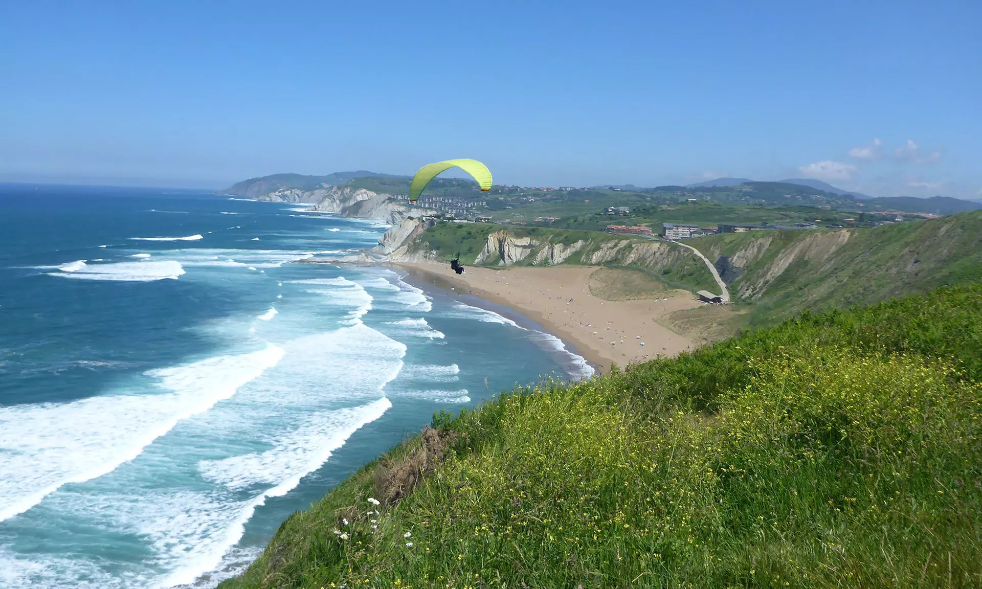 Bautismo de vuelo en parapente biplaza para 1 o 2 adultos