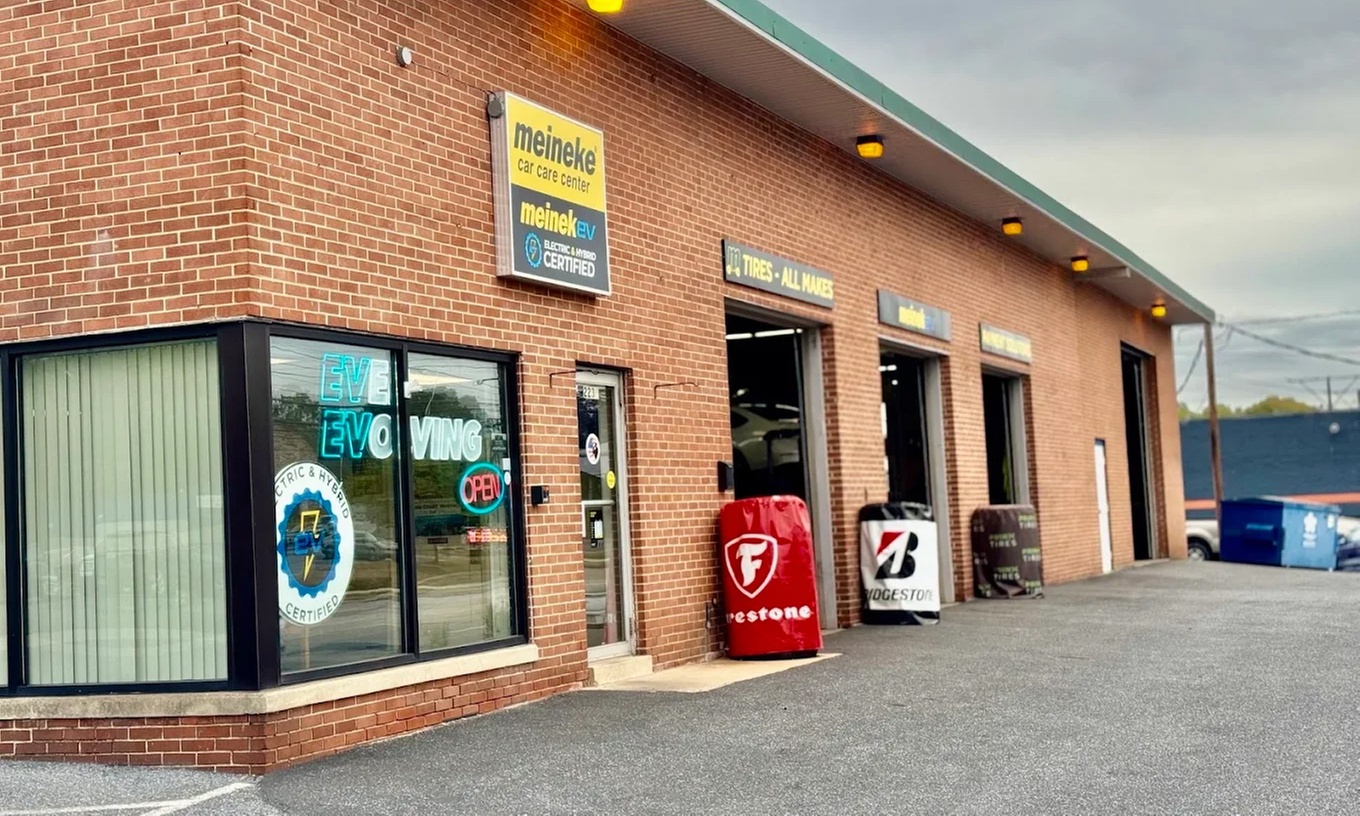 Full Synthetic or Blend Oil Change with Tire Rotation at Meineke Auto