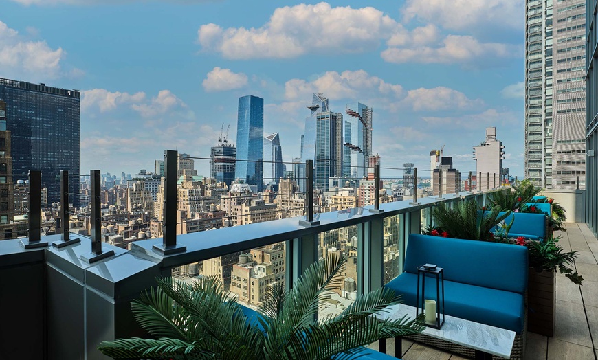Image 16: Resort in Midtown Manhattan with Rooftop Pool 
