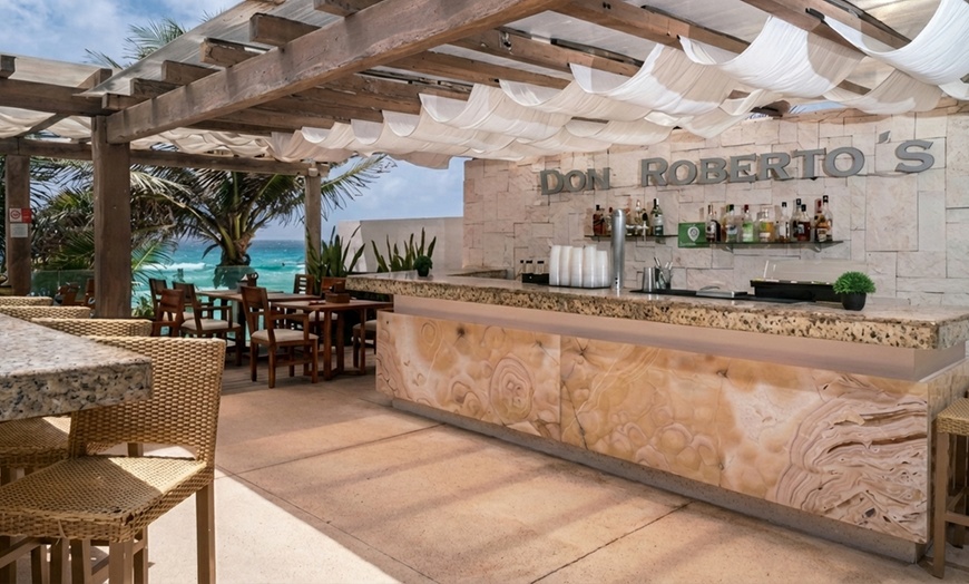 Image 16: ✈ All-Incl. Paradise: 4 Nights at Flamingo Beach Resort Cancún