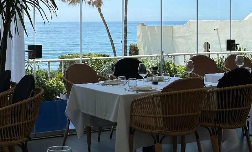 Image 9: Menú internacional para 2 o 4 en Restaurante Thera Marbella