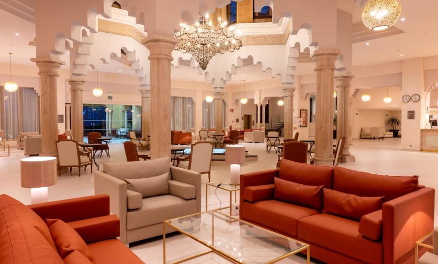 Image 10: Spa nocturno en pareja: acceso exclusivo y opción a vino o hidromasaje