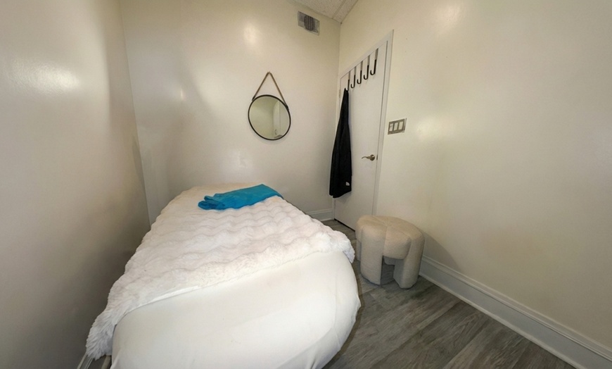 Image 4: Dermaplaning, Oxy Facial, Custom Facials with Multi-Session Options