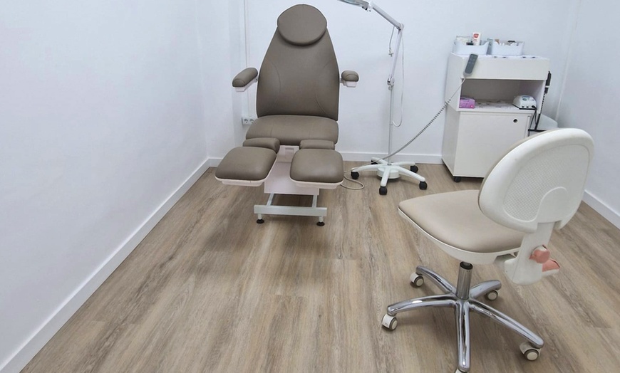 Image 4: 1 o 2 sesiones de quiropodia de 20-30 minutos para una persona