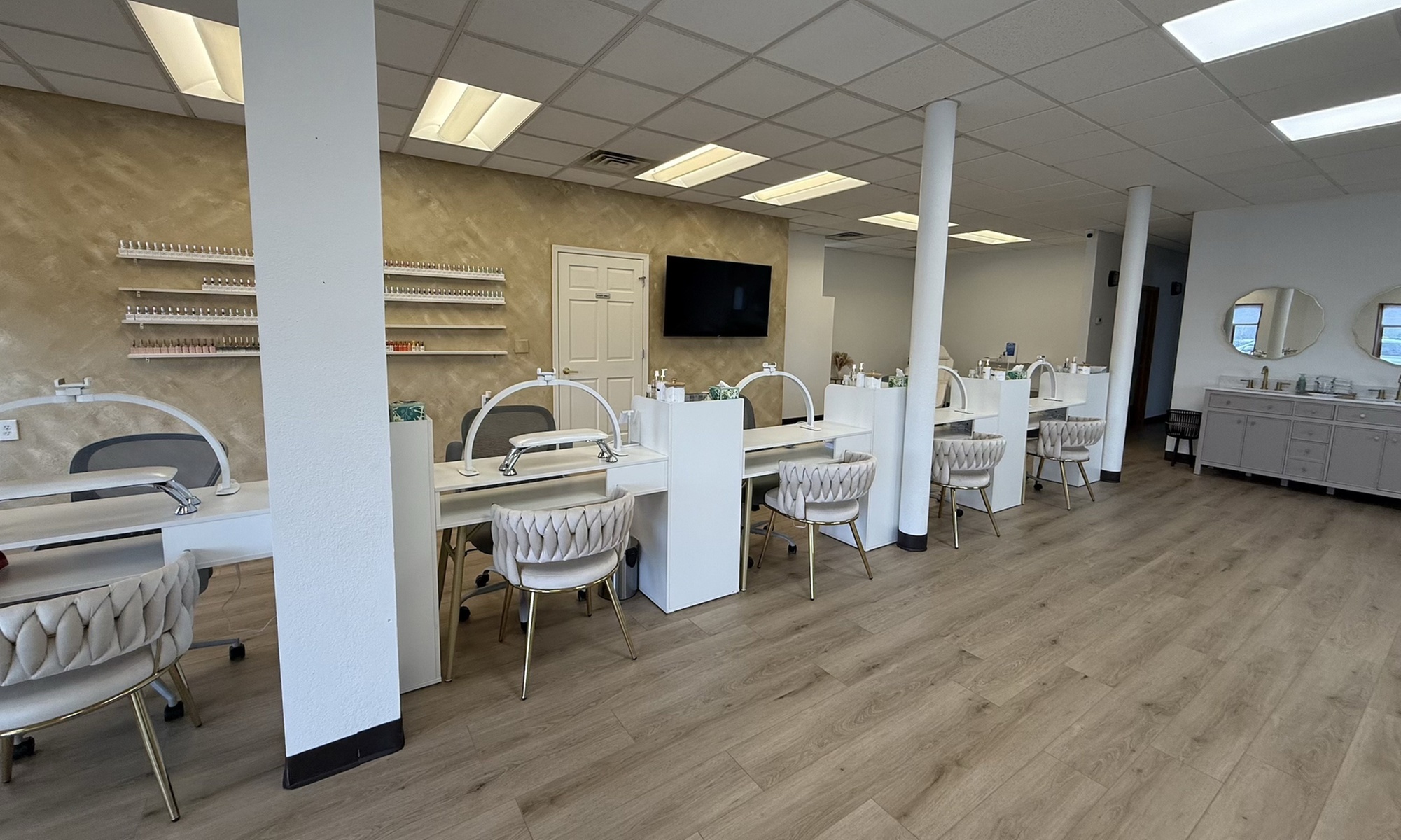 Get a Fresh Look with Gel X, Express Dry Pedicures, and more!