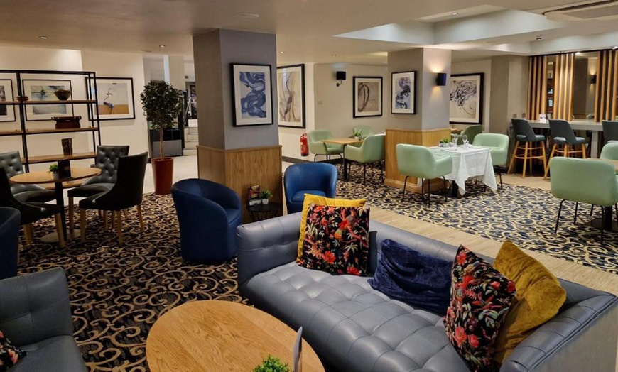 Image 5: Felbridge: Double Standard with Breakfast