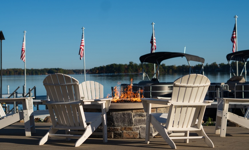 Image 27: Lakeside Resort in the Michigan With Breakfast & Scenic Views