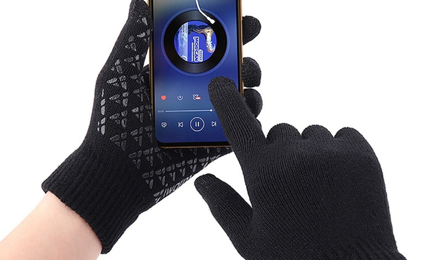 Image 9: Unisex Touchscreen-Compatible Gloves with non-slip palms