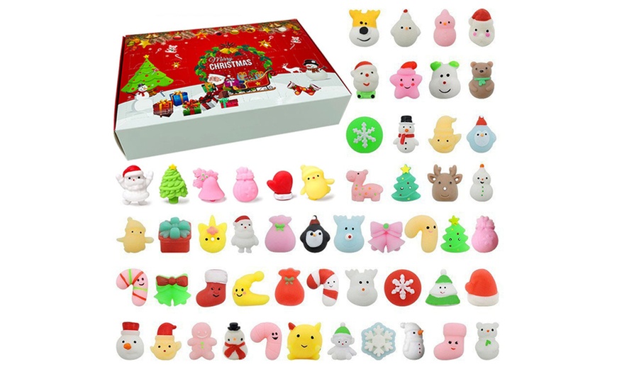 Image 5: Christmas Gnome, Countdown or DIY Bracelet Necklace Advent Calendar