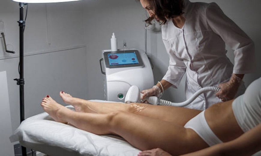 Image 1: 1, 3 o 5 sesiones de depilación láser en zona a elegir