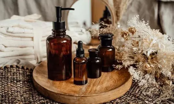 Soin du visage au choix, épilation et teinture des sourcils en option