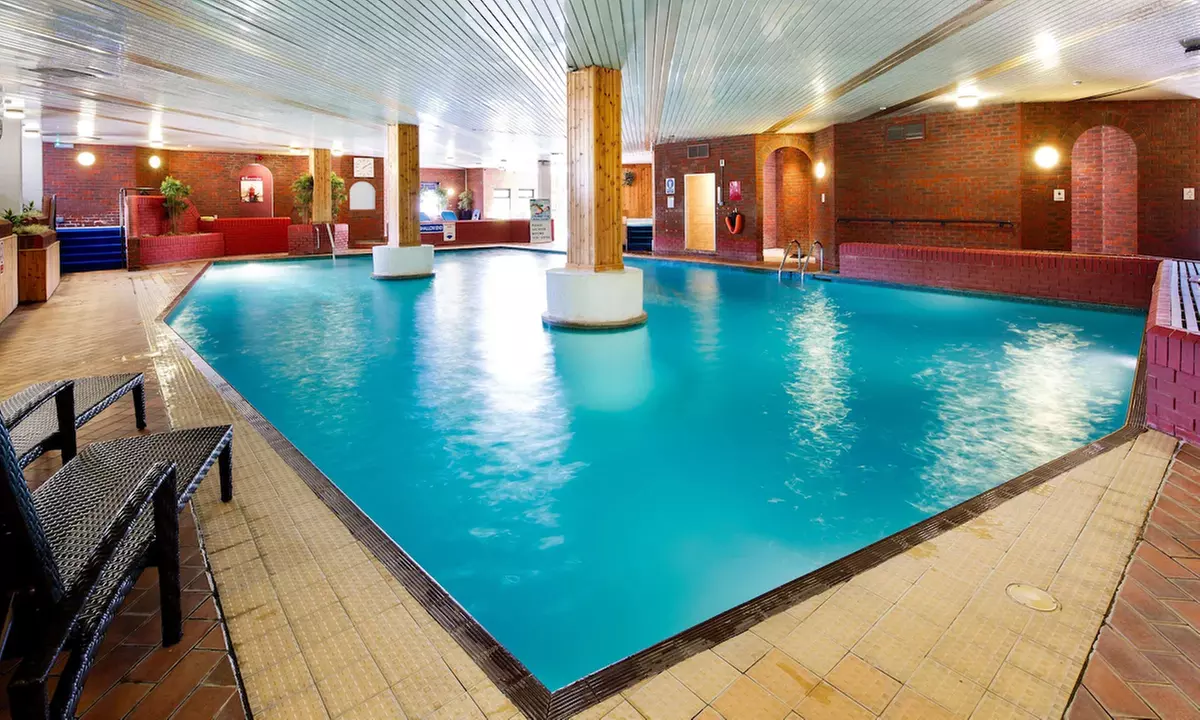 4* Kent: Double or Family Room with Optional Breakfast, Drink & More