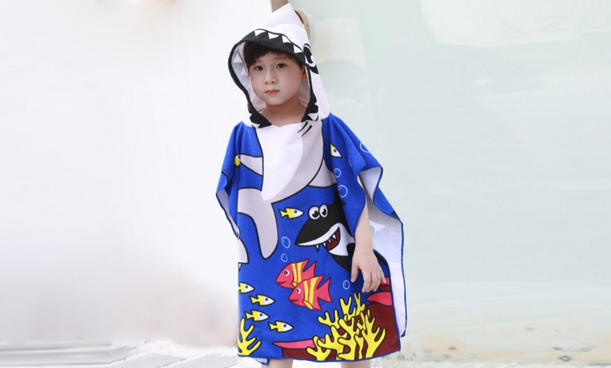 Image 9: Kids Novelty Hooded Swim Towel