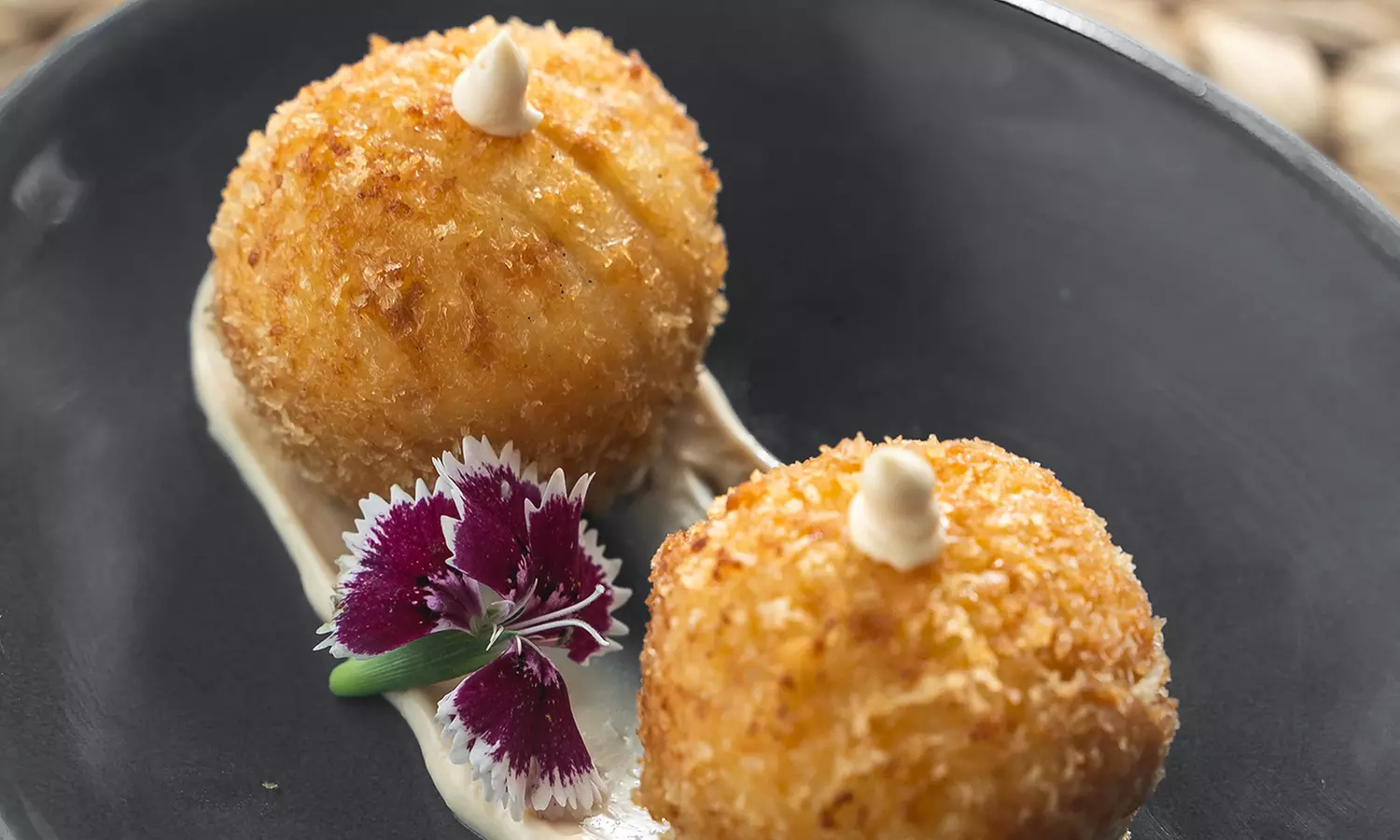 Menú de cena gourmet con 4 pases y vino para 2 o 4 al lado de la playa