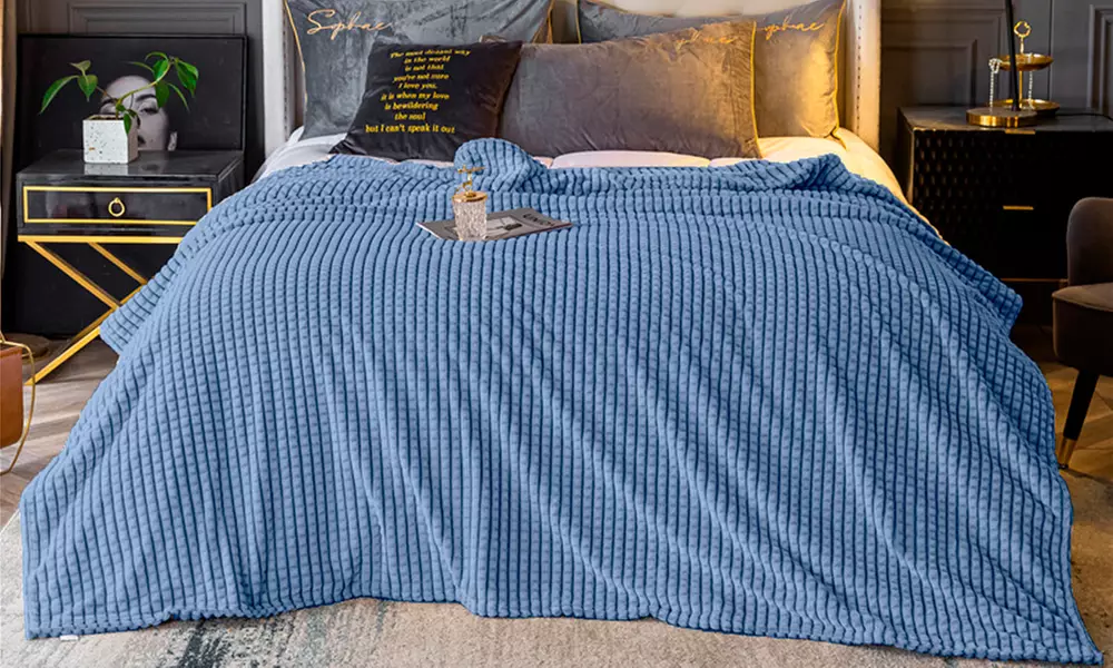 Coperta autunnale in microfibra singola o matrimoniale, disponibile in vari colori - Primary Image