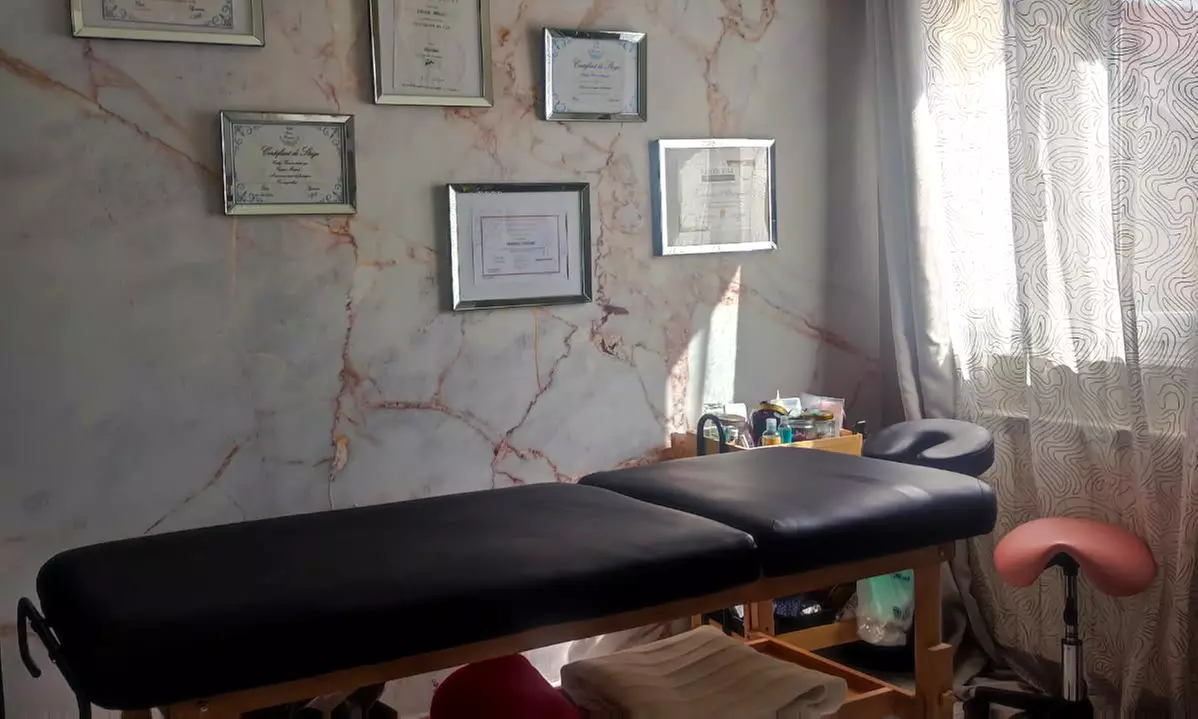 Beauté des pieds avec pose semi-permanente à Thiani Beauty