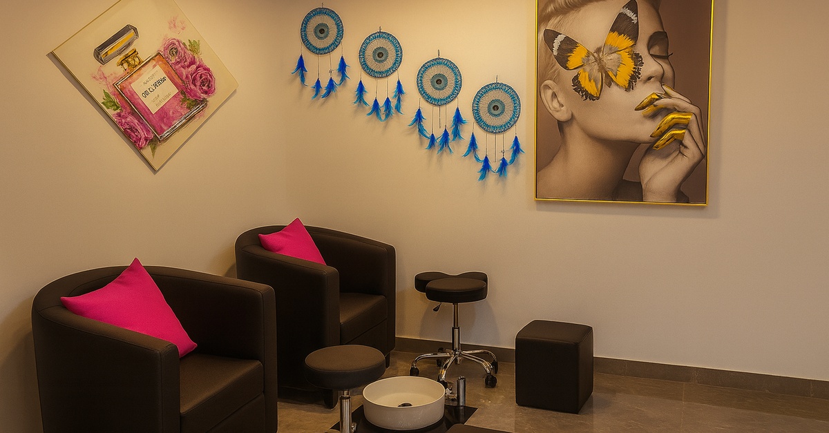 Glow Revival: 45–75 Min Fruit, Brightening & Luxury Facials Glow Revival: 45–75 Min Fruit, Brightening & Luxury Facials