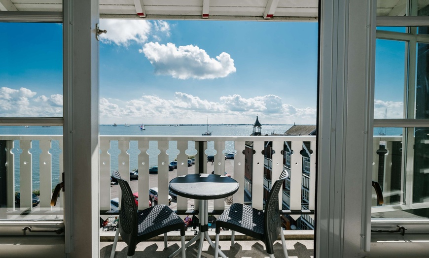 Image 19: Volendam, nabij Amsterdam: tweepersoons- of familiekamer met ontbijt