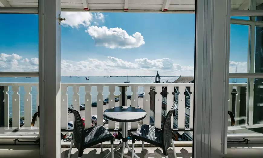 Image 19: Volendam, nabij Amsterdam: tweepersoons- of familiekamer met ontbijt