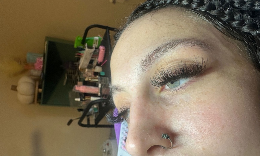 Image 2: Full Classic, Volume, or Hybrid Set Eyelash Extensions