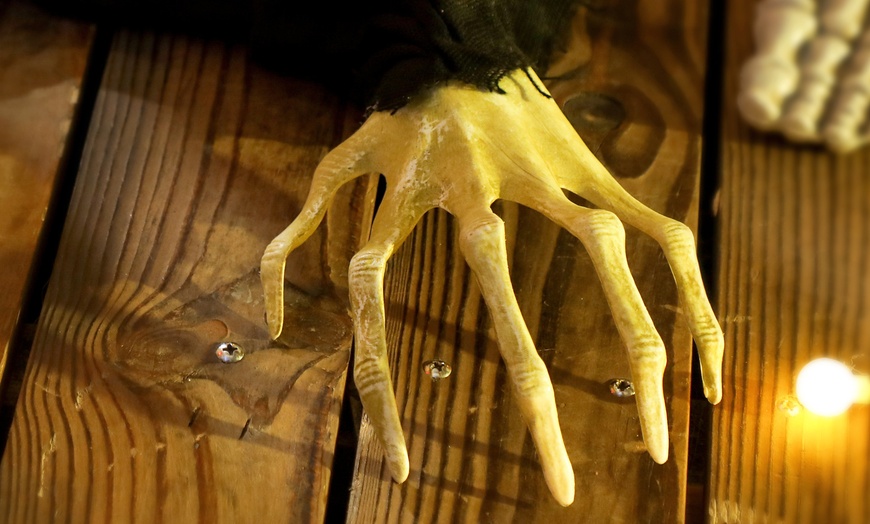 Image 5: Outsunny Voice Activated Halloween Animatronics Witch