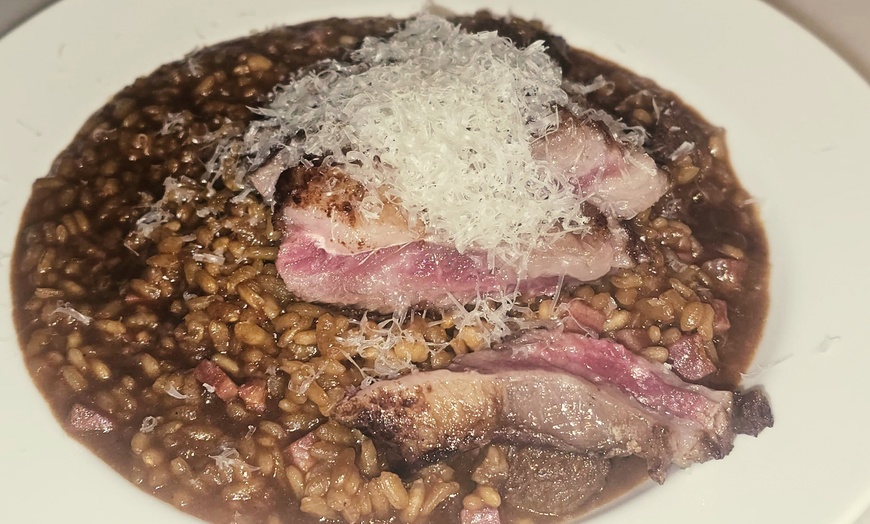 Image 3: Menú mediterráneo para 2 o 4 personas con postre y bebida en El Retiro