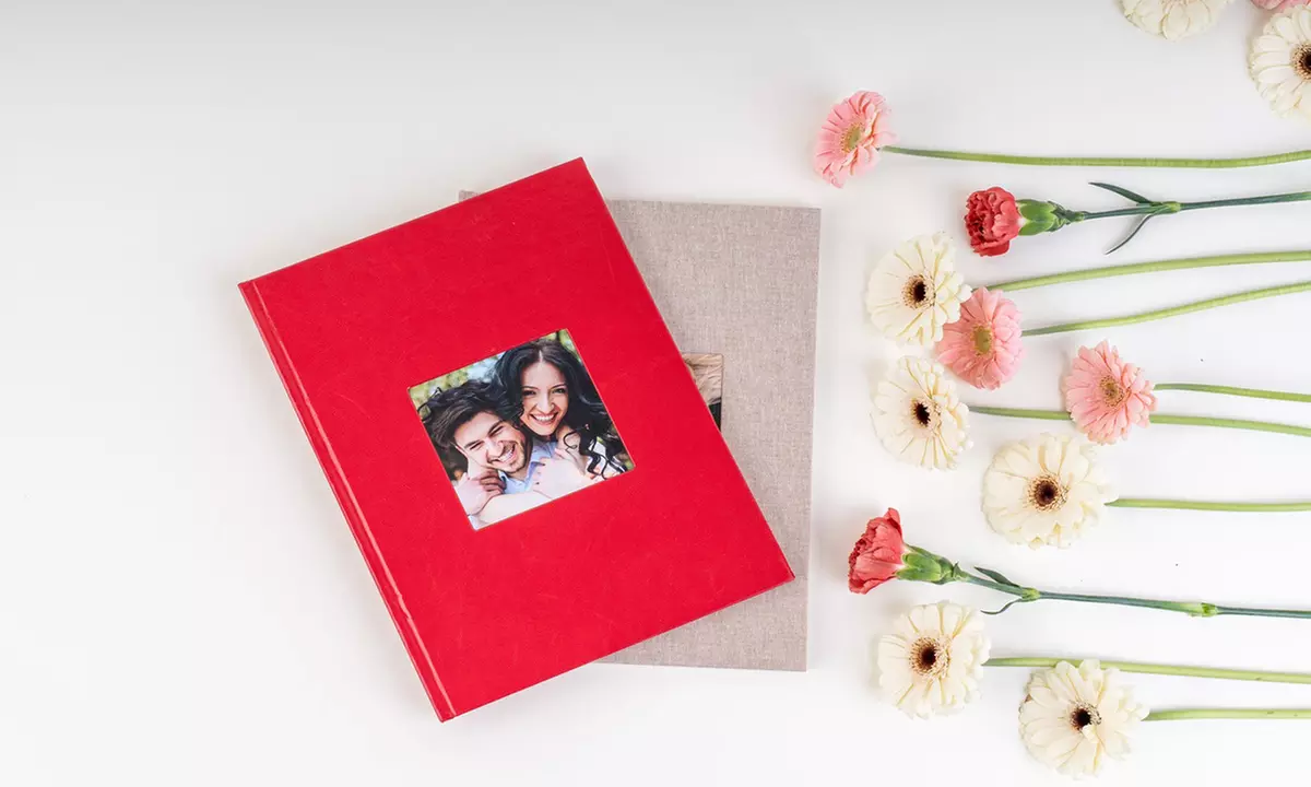 Create Your Perfect Story: Custom Photobooks with a Twist!