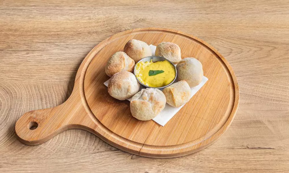 Starter with Any Gourmet Burger and a Soft Drink Or Beer for 1, 2 or 4