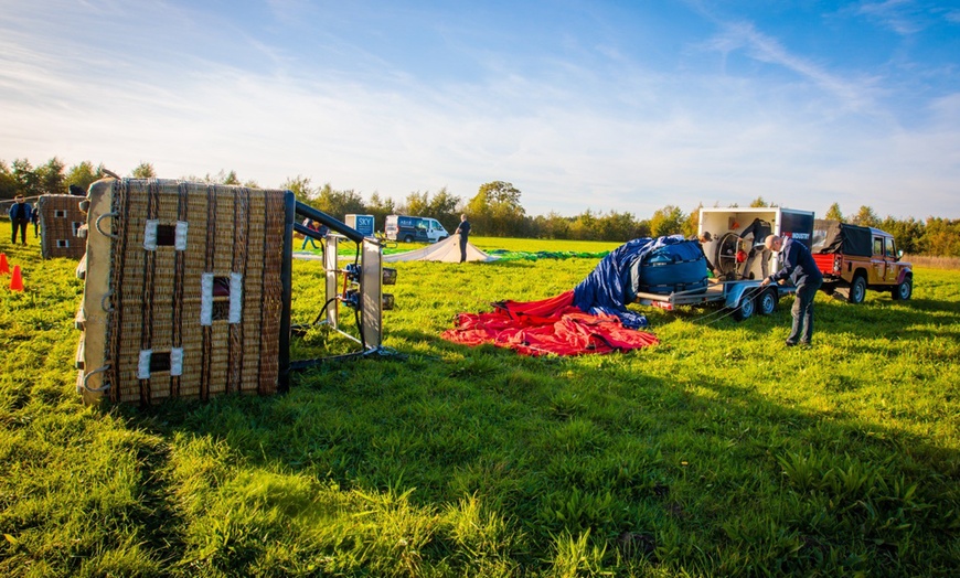 Image 8: Grote hoogte: ballonvaart vanaf Breda, Den Bosch, Eindhoven of Tilburg