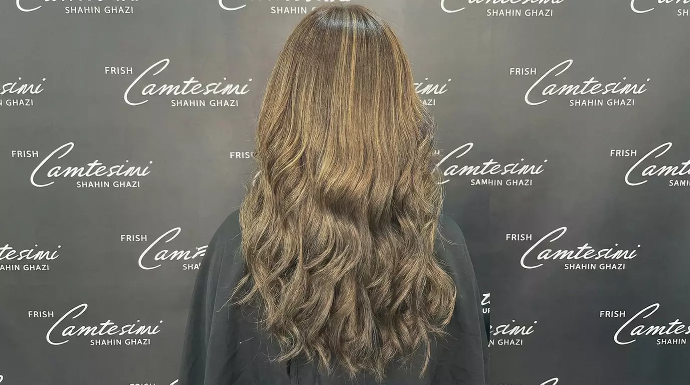 Waschen, Schneiden und Föhnen, opt. Ansatzfarbe & Pflege für 1 Person