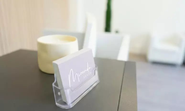 Limpieza bucal con ultrasonido y 1 o 2 empastes dentales