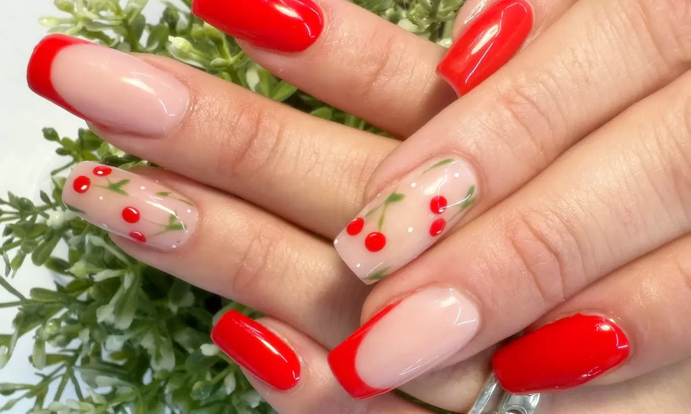 Manicura y/o pedicura con semipermanente y opción a acrílico