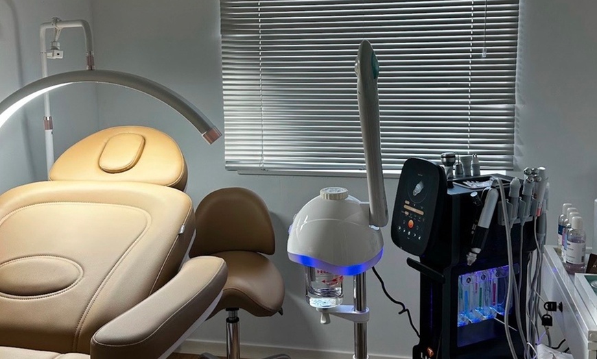Image 7: Hydrafacial Glow & Lashlifting bij Beauty Clinic by Nouha