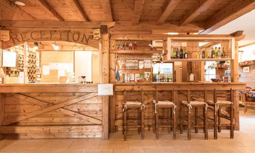 Asiago: camera doppia o matrimoniale con colazione o mezza pensione