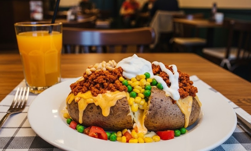 Image 3: Ofenkartoffel mit 6 Toppings & Getränk nach Wahl für 1, 2 oder 4 Pers.
